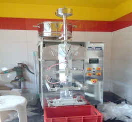 MILK POUCH PACKING MACHINE WITH SENSOR CUTTING
